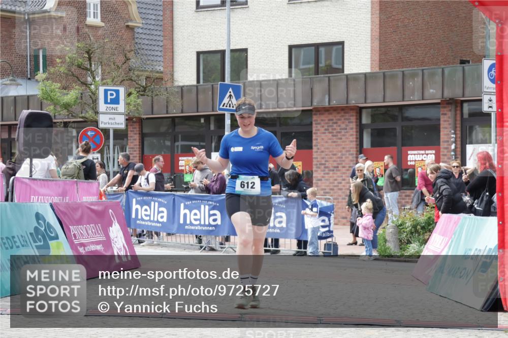 10.05.2026 - 8. Wedeler Halbmarathon Yannick Fuchs http://msf.ph/oto/9725727 10.05.2026 12:07:39 Ziel 18, 612, 662 meine-sportfotos.de