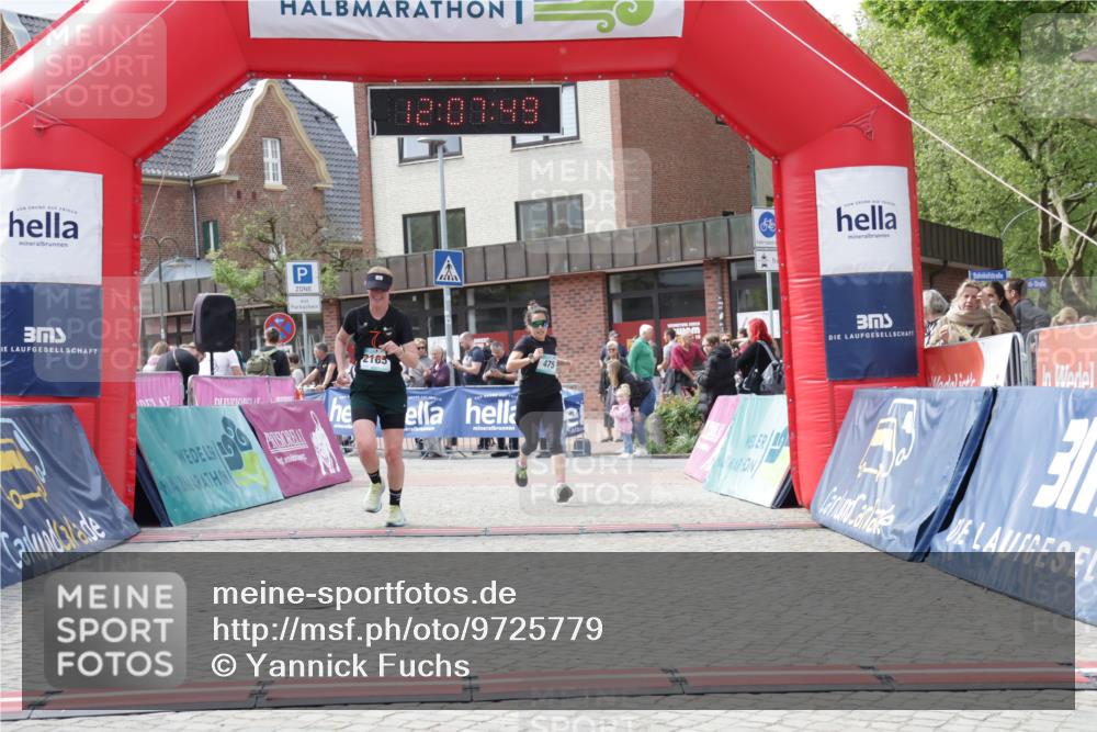 10.05.2026 - 8. Wedeler Halbmarathon Yannick Fuchs http://msf.ph/oto/9725779 10.05.2026 12:07:48 Ziel 475, 642, 2185 meine-sportfotos.de
