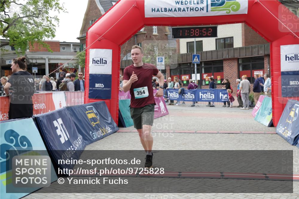 10.05.2026 - 8. Wedeler Halbmarathon Yannick Fuchs http://msf.ph/oto/9725828 10.05.2026 11:38:50 Ziel 214, 354, 625 meine-sportfotos.de