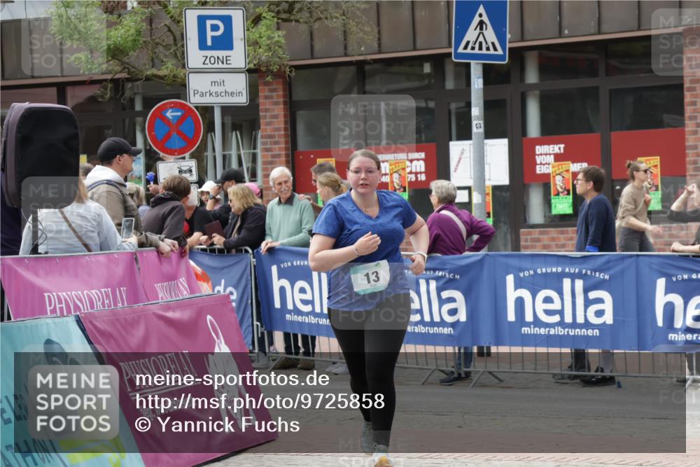10.05.2026 - 8. Wedeler Halbmarathon Yannick Fuchs http://msf.ph/oto/9725858 10.05.2026 11:38:54 Ziel 13, 354 meine-sportfotos.de