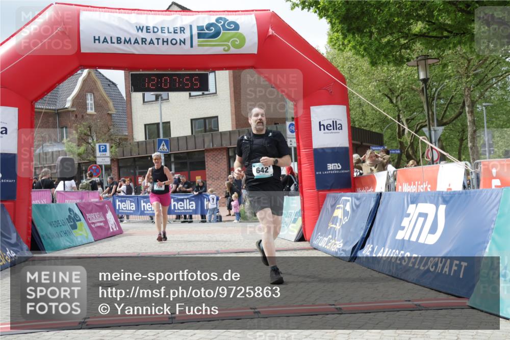 10.05.2026 - 8. Wedeler Halbmarathon Yannick Fuchs http://msf.ph/oto/9725863 10.05.2026 12:07:53 Ziel 475, 642, 726, 2185 meine-sportfotos.de
