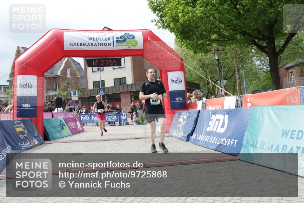 10.05.2026 - 8. Wedeler Halbmarathon Yannick Fuchs http://msf.ph/oto/9725868 10.05.2026 12:07:53 Ziel 475, 642, 726, 2185 meine-sportfotos.de