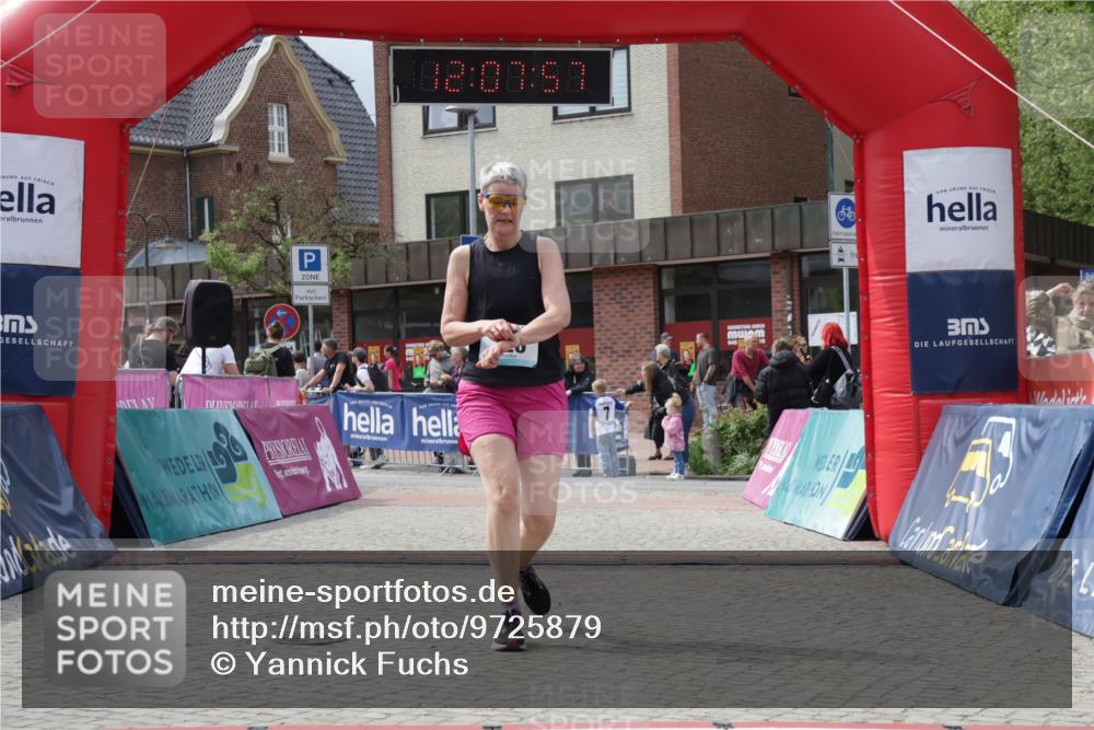 10.05.2026 - 8. Wedeler Halbmarathon Yannick Fuchs http://msf.ph/oto/9725879 10.05.2026 12:07:55 Ziel 642, 726 meine-sportfotos.de