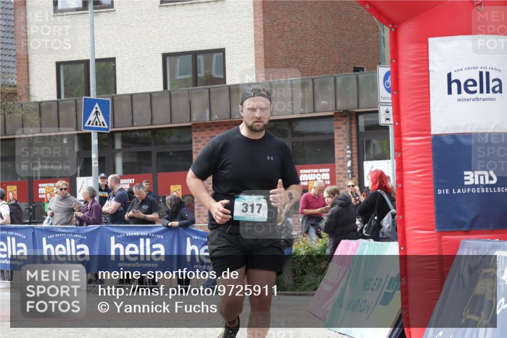 10.05.2026 - 8. Wedeler Halbmarathon Yannick Fuchs http://msf.ph/oto/9725911 10.05.2026 12:08:07 Ziel 317 meine-sportfotos.de