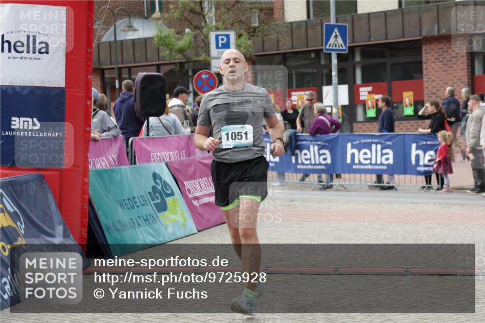 10.05.2026 - 8. Wedeler Halbmarathon Yannick Fuchs http://msf.ph/oto/9725928 10.05.2026 11:39:00 Ziel 13, 121, 392, 1051 meine-sportfotos.de
