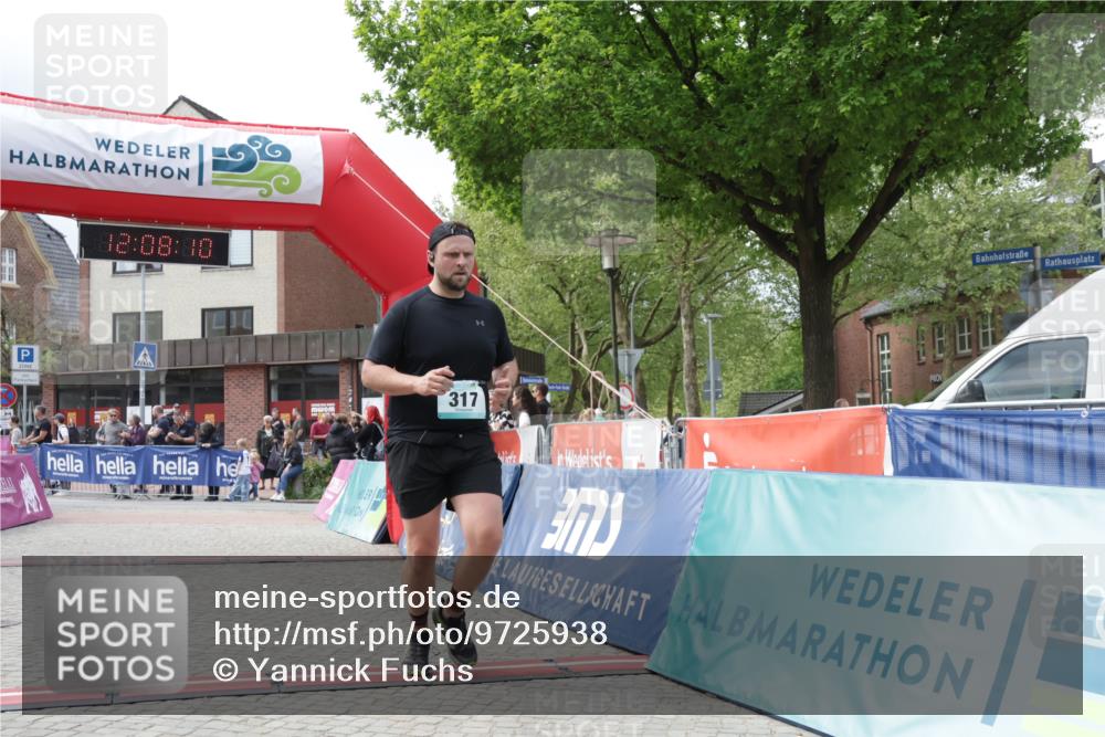 10.05.2026 - 8. Wedeler Halbmarathon Yannick Fuchs http://msf.ph/oto/9725938 10.05.2026 12:08:09 Ziel 317 meine-sportfotos.de