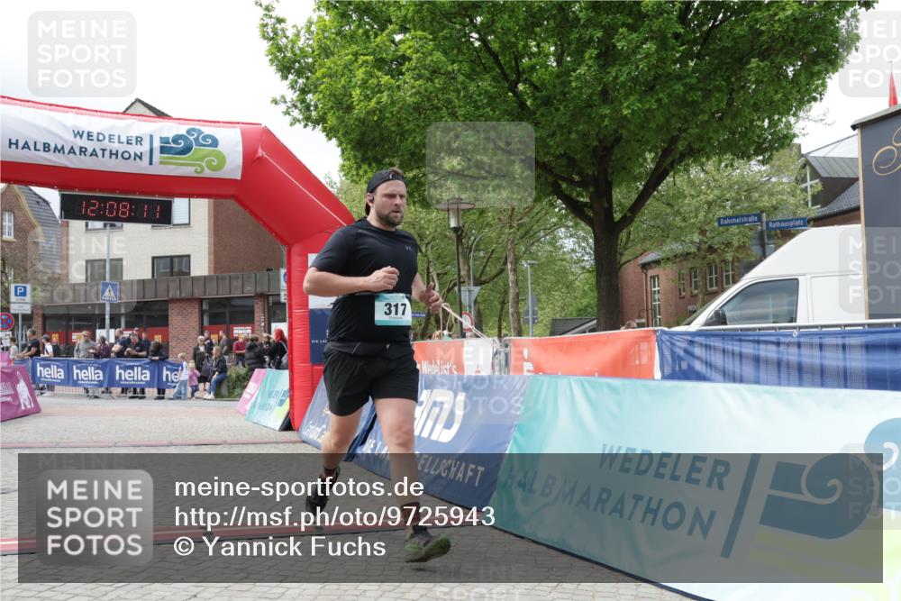 10.05.2026 - 8. Wedeler Halbmarathon Yannick Fuchs http://msf.ph/oto/9725943 10.05.2026 12:08:09 Ziel 317 meine-sportfotos.de