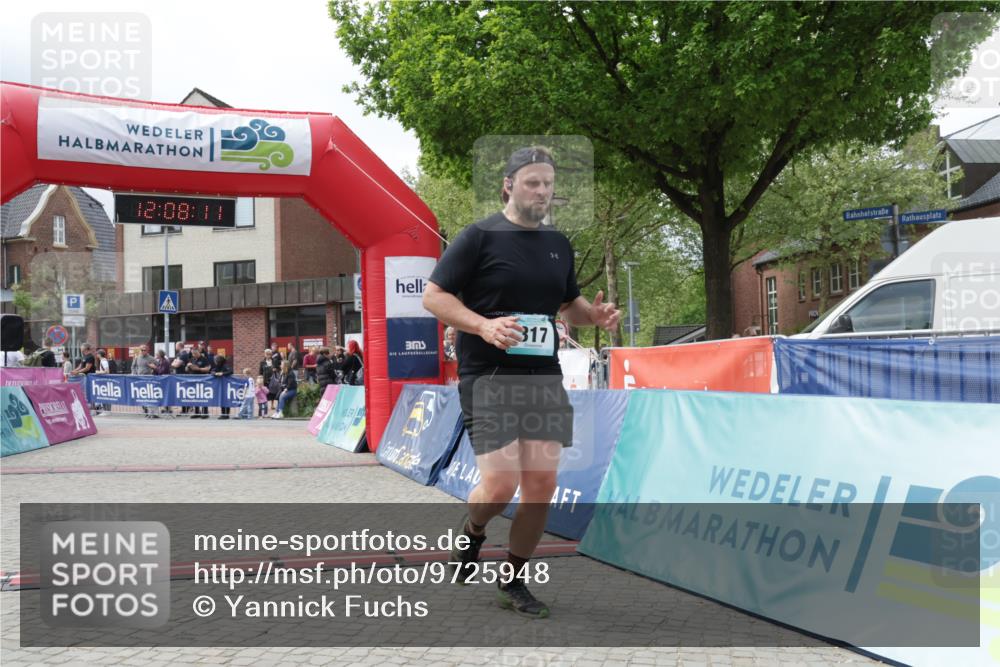 10.05.2026 - 8. Wedeler Halbmarathon Yannick Fuchs http://msf.ph/oto/9725948 10.05.2026 12:08:09 Ziel 317 meine-sportfotos.de