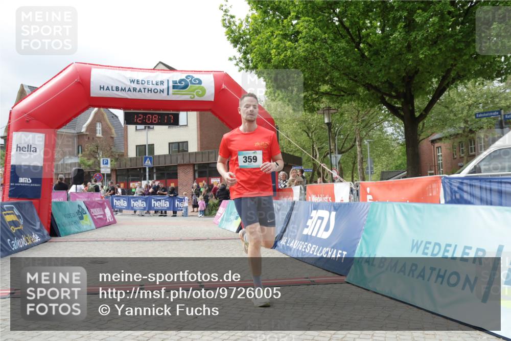 10.05.2026 - 8. Wedeler Halbmarathon Yannick Fuchs http://msf.ph/oto/9726005 10.05.2026 12:08:15 Ziel 359 meine-sportfotos.de
