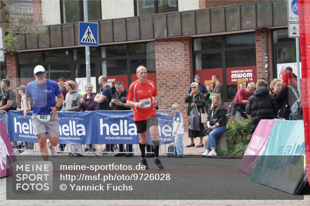 10.05.2026 - 8. Wedeler Halbmarathon Yannick Fuchs http://msf.ph/oto/9726028 10.05.2026 12:08:18 Ziel 328, 359, 683, 2200 meine-sportfotos.de