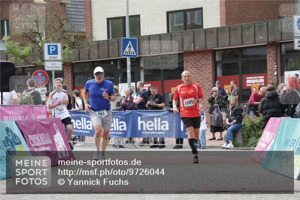 10.05.2026 - 8. Wedeler Halbmarathon Yannick Fuchs http://msf.ph/oto/9726044 10.05.2026 12:08:19 Ziel 328, 359, 683, 2200 meine-sportfotos.de