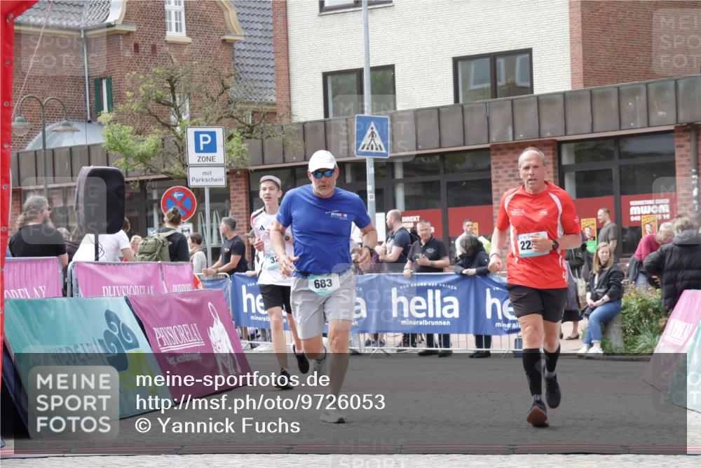 10.05.2026 - 8. Wedeler Halbmarathon Yannick Fuchs http://msf.ph/oto/9726053 10.05.2026 12:08:20 Ziel 328, 359, 683, 2200 meine-sportfotos.de