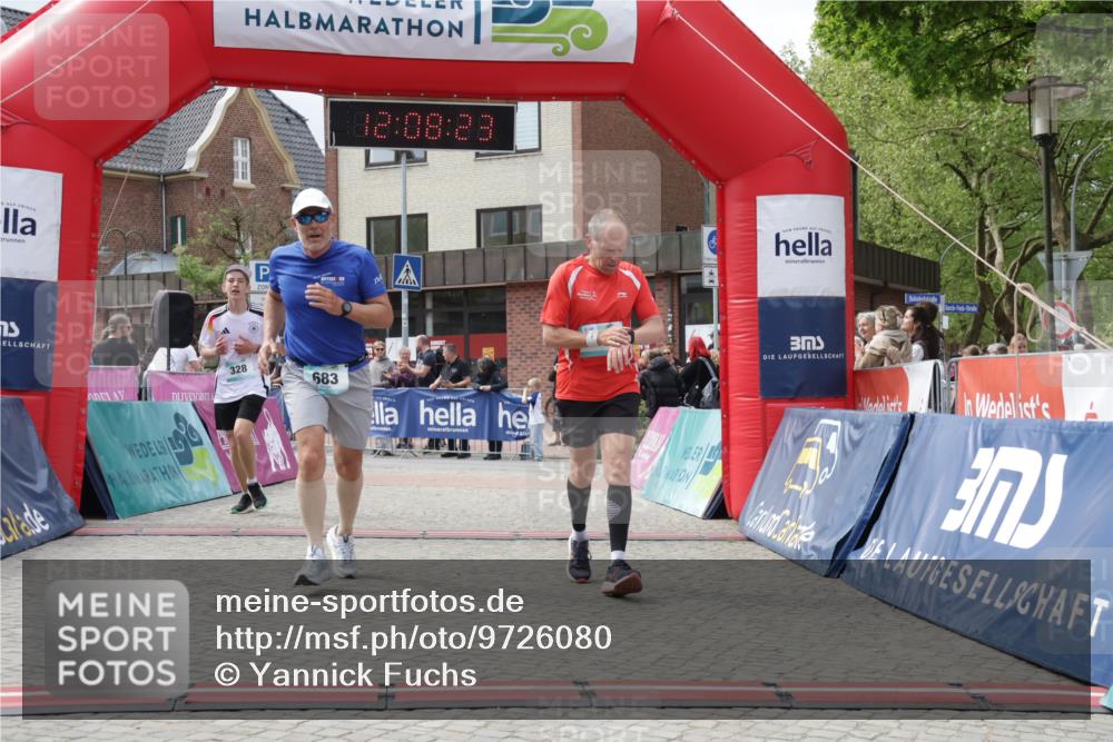 10.05.2026 - 8. Wedeler Halbmarathon Yannick Fuchs http://msf.ph/oto/9726080 10.05.2026 12:08:22 Ziel 328, 683, 2200 meine-sportfotos.de
