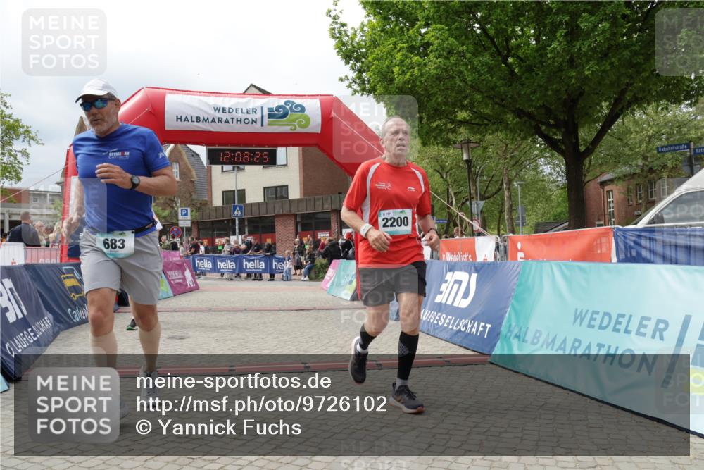10.05.2026 - 8. Wedeler Halbmarathon Yannick Fuchs http://msf.ph/oto/9726102 10.05.2026 12:08:23 Ziel 328, 683, 2200 meine-sportfotos.de