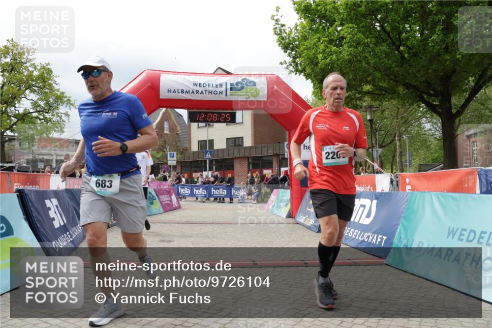 10.05.2026 - 8. Wedeler Halbmarathon Yannick Fuchs http://msf.ph/oto/9726104 10.05.2026 12:08:23 Ziel 328, 683, 2200 meine-sportfotos.de