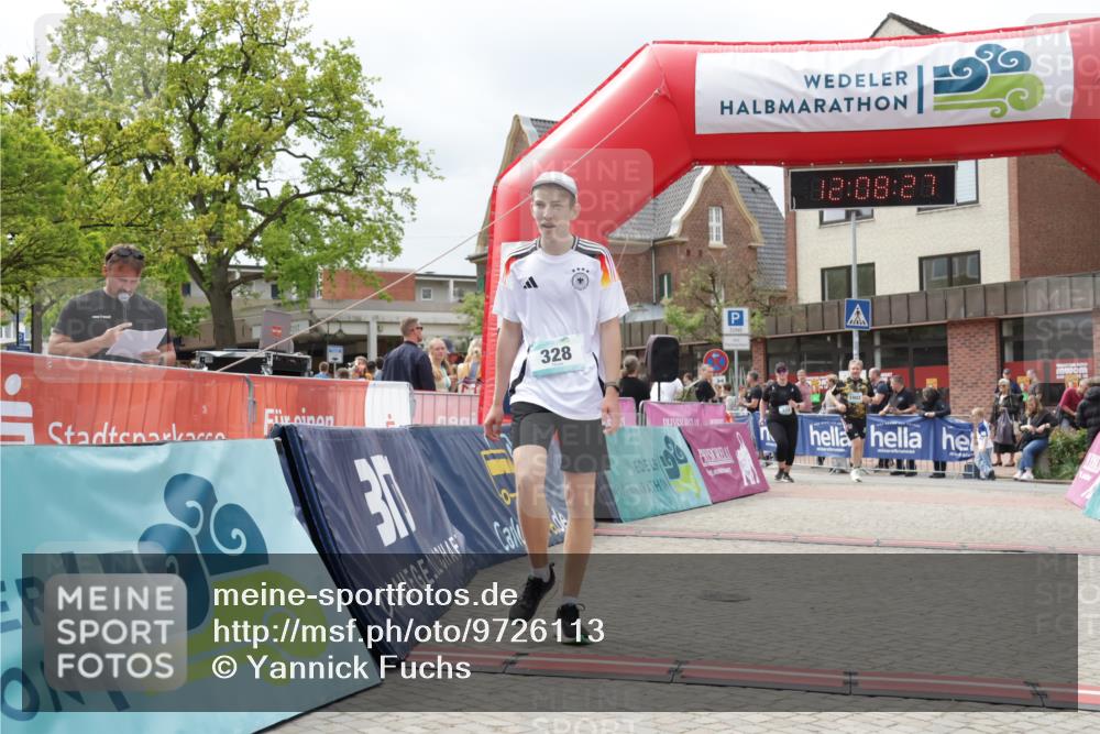 10.05.2026 - 8. Wedeler Halbmarathon Yannick Fuchs http://msf.ph/oto/9726113 10.05.2026 12:08:25 Ziel 171, 328, 683, 1002, 2200 meine-sportfotos.de