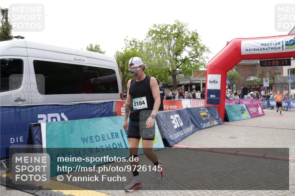 10.05.2026 - 8. Wedeler Halbmarathon Yannick Fuchs http://msf.ph/oto/9726145 10.05.2026 11:39:15 Ziel 871, 2104 meine-sportfotos.de