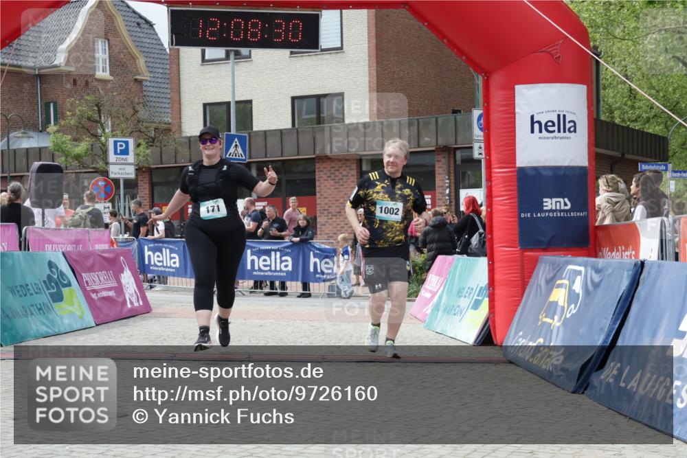 10.05.2026 - 8. Wedeler Halbmarathon Yannick Fuchs http://msf.ph/oto/9726160 10.05.2026 12:08:29 Ziel 171, 254, 376, 384, 1002 meine-sportfotos.de