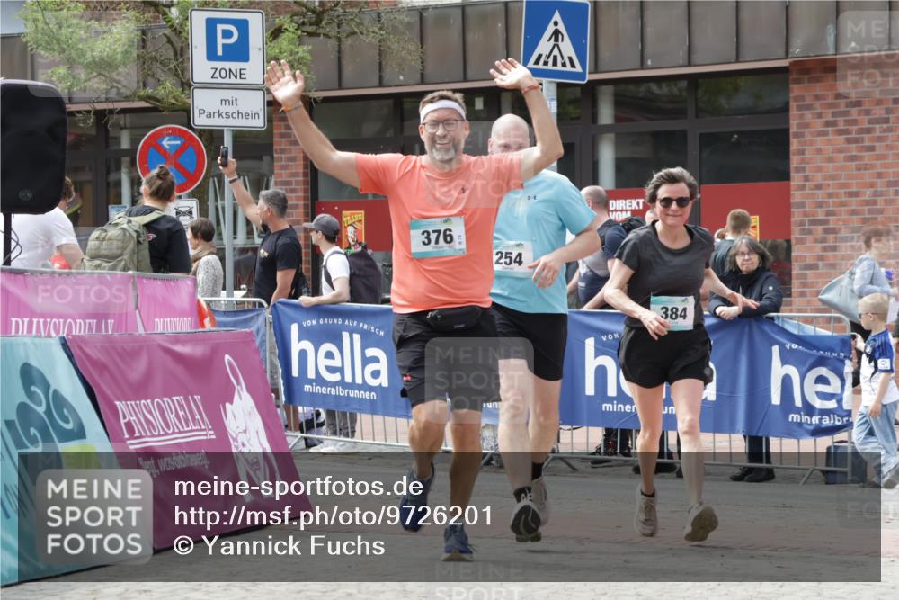 10.05.2026 - 8. Wedeler Halbmarathon Yannick Fuchs http://msf.ph/oto/9726201 10.05.2026 12:08:32 Ziel 171, 254, 376, 384, 1002 meine-sportfotos.de