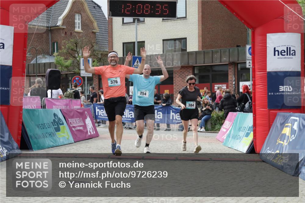 10.05.2026 - 8. Wedeler Halbmarathon Yannick Fuchs http://msf.ph/oto/9726239 10.05.2026 12:08:33 Ziel 171, 254, 376, 384, 1002 meine-sportfotos.de