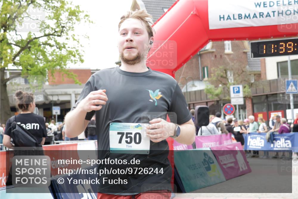 10.05.2026 - 8. Wedeler Halbmarathon Yannick Fuchs http://msf.ph/oto/9726244 10.05.2026 11:39:34 Ziel 124, 750, 2041 meine-sportfotos.de