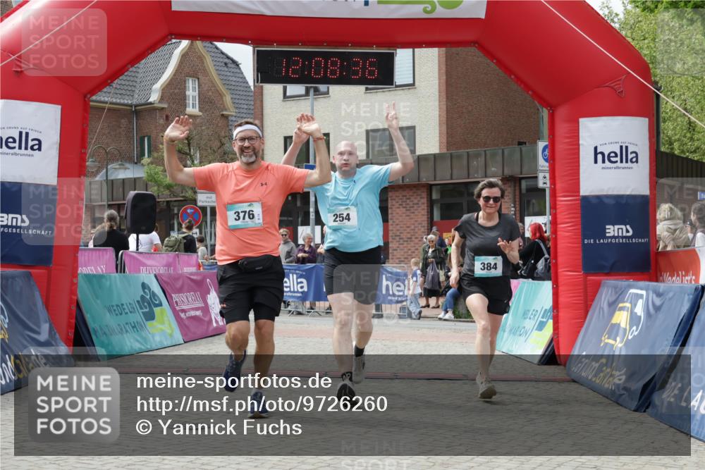 10.05.2026 - 8. Wedeler Halbmarathon Yannick Fuchs http://msf.ph/oto/9726260 10.05.2026 12:08:34 Ziel 171, 254, 376, 384, 1002 meine-sportfotos.de