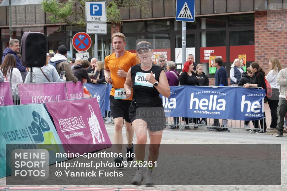 10.05.2026 - 8. Wedeler Halbmarathon Yannick Fuchs http://msf.ph/oto/9726261 10.05.2026 11:39:37 Ziel 124, 750, 2041 meine-sportfotos.de