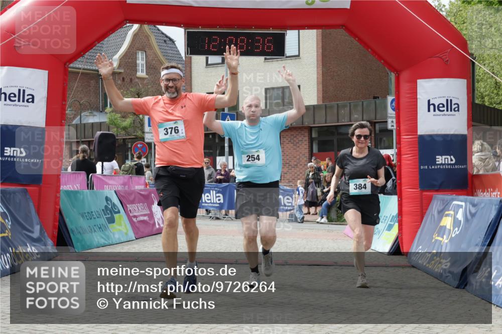 10.05.2026 - 8. Wedeler Halbmarathon Yannick Fuchs http://msf.ph/oto/9726264 10.05.2026 12:08:34 Ziel 171, 254, 376, 384, 1002 meine-sportfotos.de