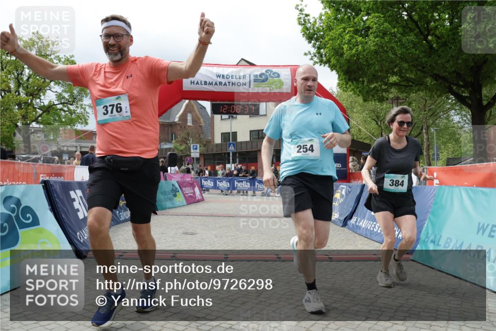 10.05.2026 - 8. Wedeler Halbmarathon Yannick Fuchs http://msf.ph/oto/9726298 10.05.2026 12:08:35 Ziel 171, 254, 376, 384 meine-sportfotos.de