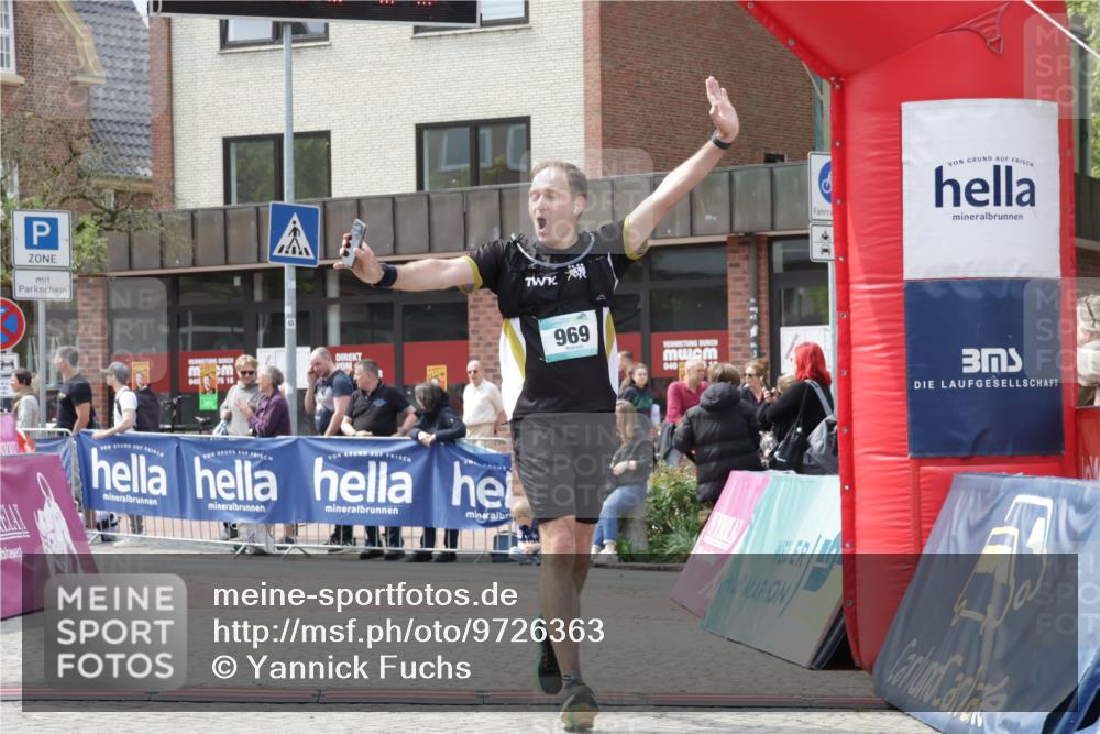 10.05.2026 - 8. Wedeler Halbmarathon Yannick Fuchs http://msf.ph/oto/9726363 10.05.2026 12:08:53 Ziel 431, 969 meine-sportfotos.de
