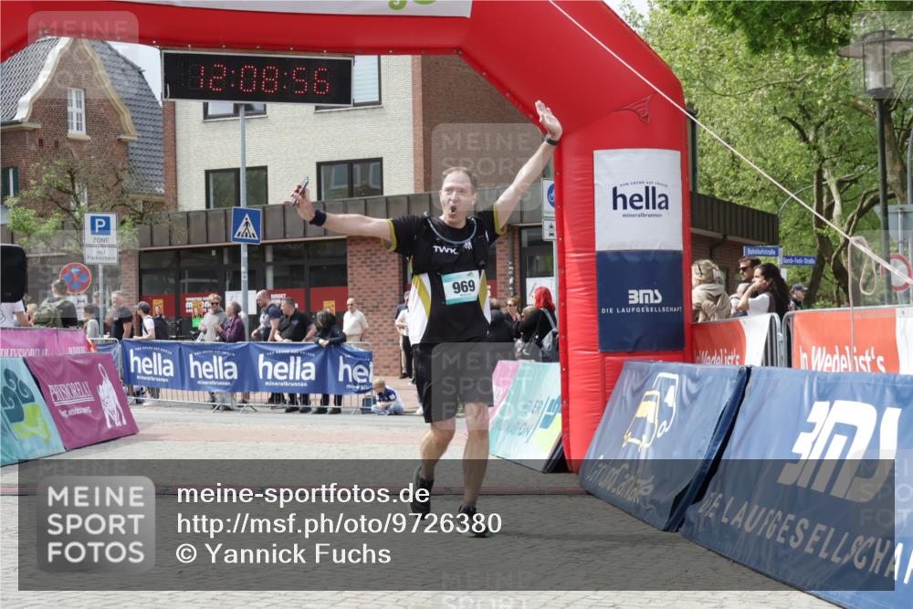 10.05.2026 - 8. Wedeler Halbmarathon Yannick Fuchs http://msf.ph/oto/9726380 10.05.2026 12:08:54 Ziel 431, 969 meine-sportfotos.de