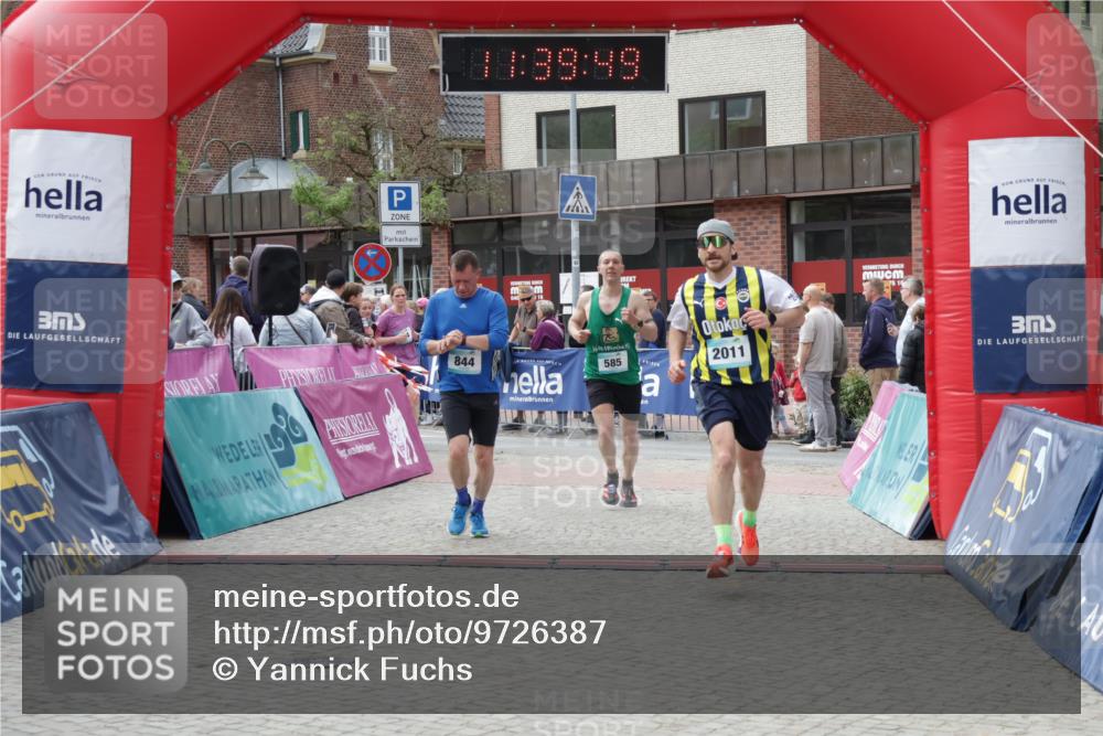 10.05.2026 - 8. Wedeler Halbmarathon Yannick Fuchs http://msf.ph/oto/9726387 10.05.2026 11:39:47 Ziel 402, 434, 585, 844, 1054, 2011 meine-sportfotos.de