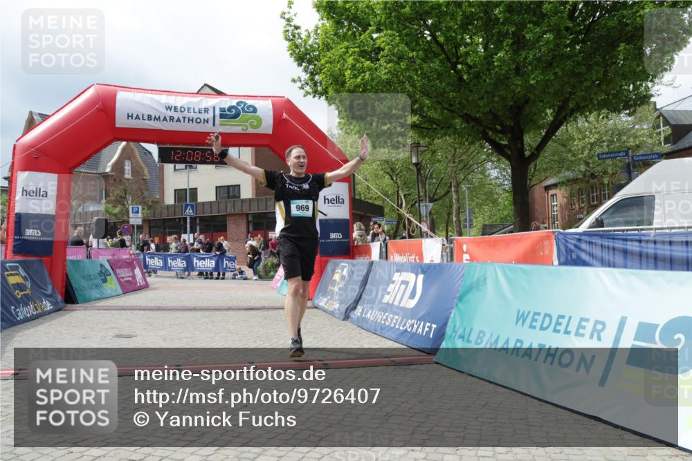 10.05.2026 - 8. Wedeler Halbmarathon Yannick Fuchs http://msf.ph/oto/9726407 10.05.2026 12:08:55 Ziel 309, 431, 969 meine-sportfotos.de