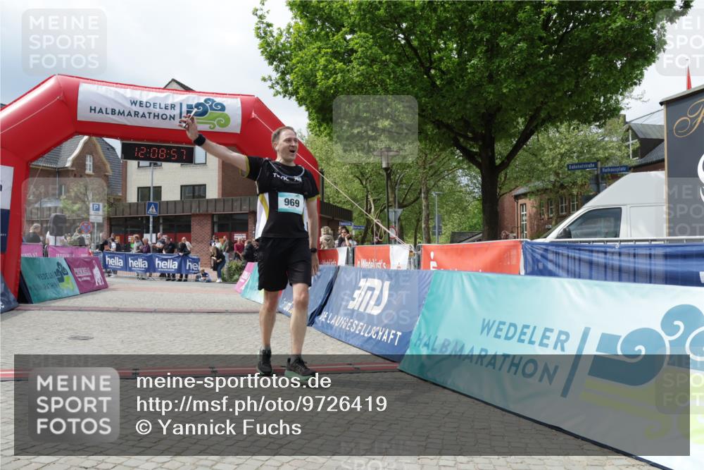 10.05.2026 - 8. Wedeler Halbmarathon Yannick Fuchs http://msf.ph/oto/9726419 10.05.2026 12:08:55 Ziel 309, 431, 969 meine-sportfotos.de