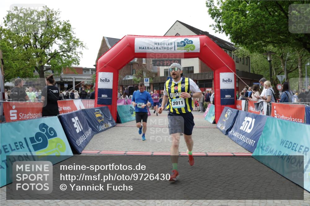 10.05.2026 - 8. Wedeler Halbmarathon Yannick Fuchs http://msf.ph/oto/9726430 10.05.2026 11:39:49 Ziel 402, 434, 585, 844, 1028, 1054, 2011 meine-sportfotos.de