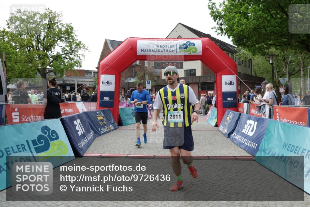 10.05.2026 - 8. Wedeler Halbmarathon Yannick Fuchs http://msf.ph/oto/9726436 10.05.2026 11:39:49 Ziel 402, 434, 585, 844, 1028, 1054, 2011 meine-sportfotos.de