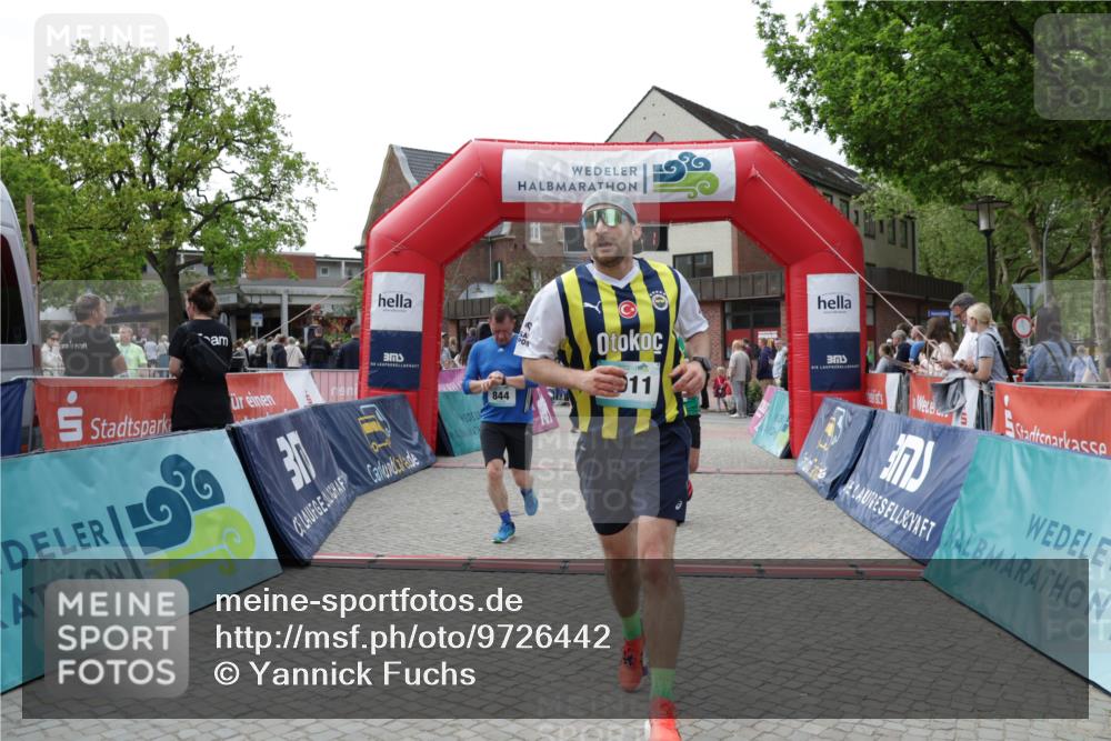 10.05.2026 - 8. Wedeler Halbmarathon Yannick Fuchs http://msf.ph/oto/9726442 10.05.2026 11:39:49 Ziel 402, 434, 585, 844, 1028, 1054, 2011 meine-sportfotos.de