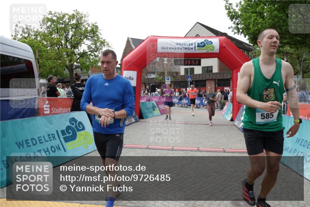 10.05.2026 - 8. Wedeler Halbmarathon Yannick Fuchs http://msf.ph/oto/9726485 10.05.2026 11:39:51 Ziel 434, 585, 844, 1028, 1054, 2011, 2058, 2175 meine-sportfotos.de