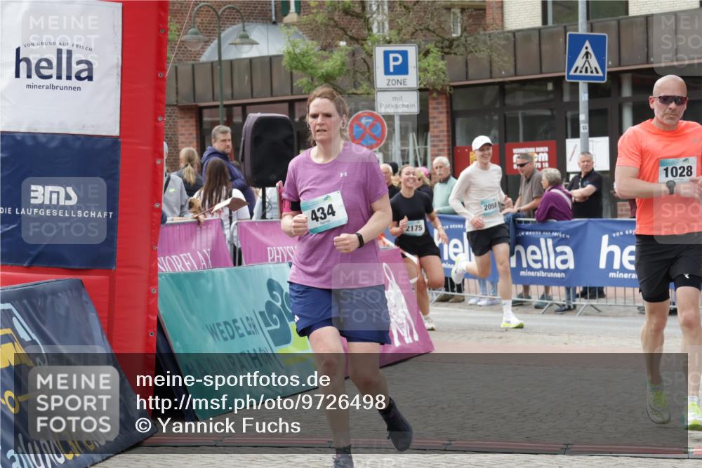 10.05.2026 - 8. Wedeler Halbmarathon Yannick Fuchs http://msf.ph/oto/9726498 10.05.2026 11:39:52 Ziel 434, 585, 844, 1028, 1054, 2011, 2058, 2175 meine-sportfotos.de