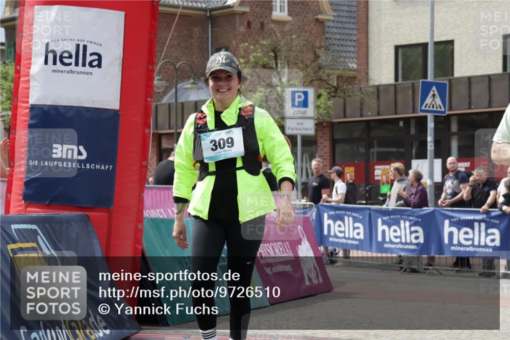 10.05.2026 - 8. Wedeler Halbmarathon Yannick Fuchs http://msf.ph/oto/9726510 10.05.2026 12:09:02 Ziel 132, 309, 483 meine-sportfotos.de