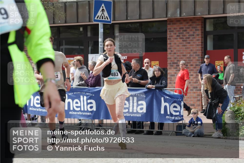 10.05.2026 - 8. Wedeler Halbmarathon Yannick Fuchs http://msf.ph/oto/9726533 10.05.2026 12:09:04 Ziel 132, 309, 483 meine-sportfotos.de