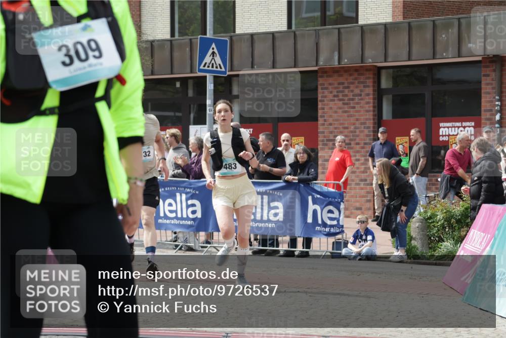 10.05.2026 - 8. Wedeler Halbmarathon Yannick Fuchs http://msf.ph/oto/9726537 10.05.2026 12:09:04 Ziel 132, 309, 483 meine-sportfotos.de