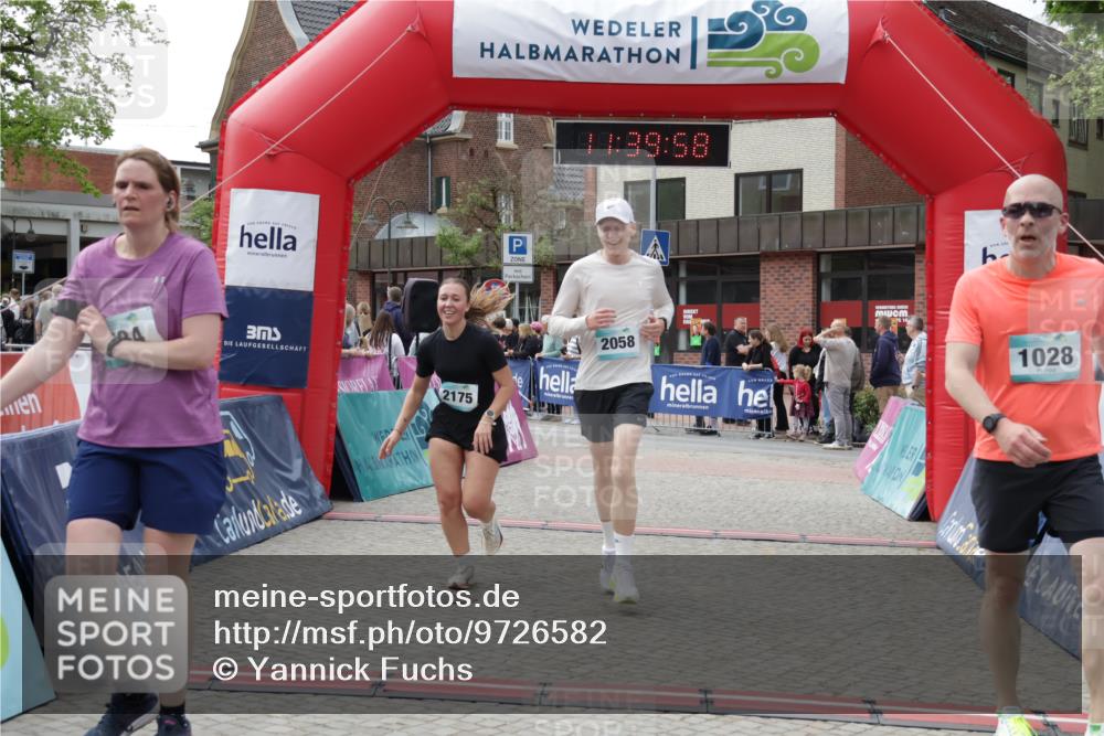 10.05.2026 - 8. Wedeler Halbmarathon Yannick Fuchs http://msf.ph/oto/9726582 10.05.2026 11:39:56 Ziel 217, 434, 864, 1028, 1054, 2058, 2175 meine-sportfotos.de