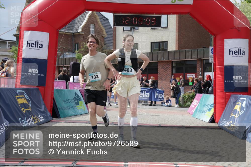 10.05.2026 - 8. Wedeler Halbmarathon Yannick Fuchs http://msf.ph/oto/9726589 10.05.2026 12:09:07 Ziel 132, 164, 165, 247, 255, 483 meine-sportfotos.de