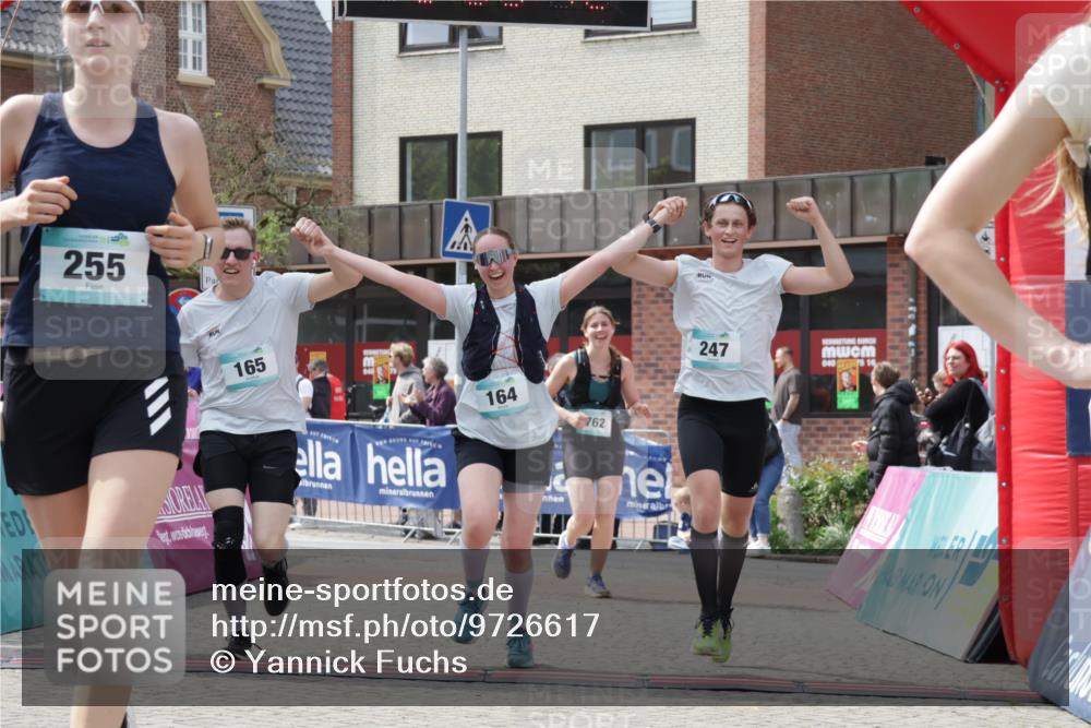 10.05.2026 - 8. Wedeler Halbmarathon Yannick Fuchs http://msf.ph/oto/9726617 10.05.2026 12:09:10 Ziel 132, 164, 165, 247, 255, 483, 762, 1039 meine-sportfotos.de