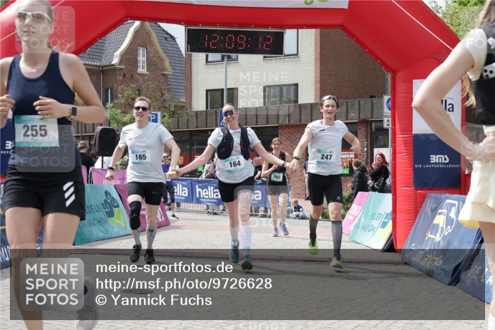 10.05.2026 - 8. Wedeler Halbmarathon Yannick Fuchs http://msf.ph/oto/9726628 10.05.2026 12:09:10 Ziel 132, 164, 165, 247, 255, 483, 762, 1039 meine-sportfotos.de