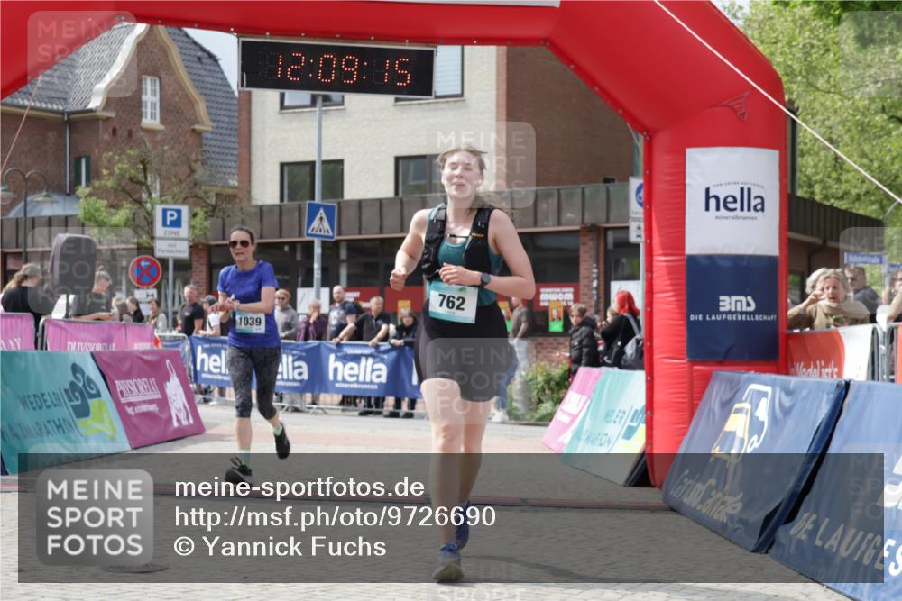 10.05.2026 - 8. Wedeler Halbmarathon Yannick Fuchs http://msf.ph/oto/9726690 10.05.2026 12:09:13 Ziel 164, 165, 247, 255, 762, 1039 meine-sportfotos.de