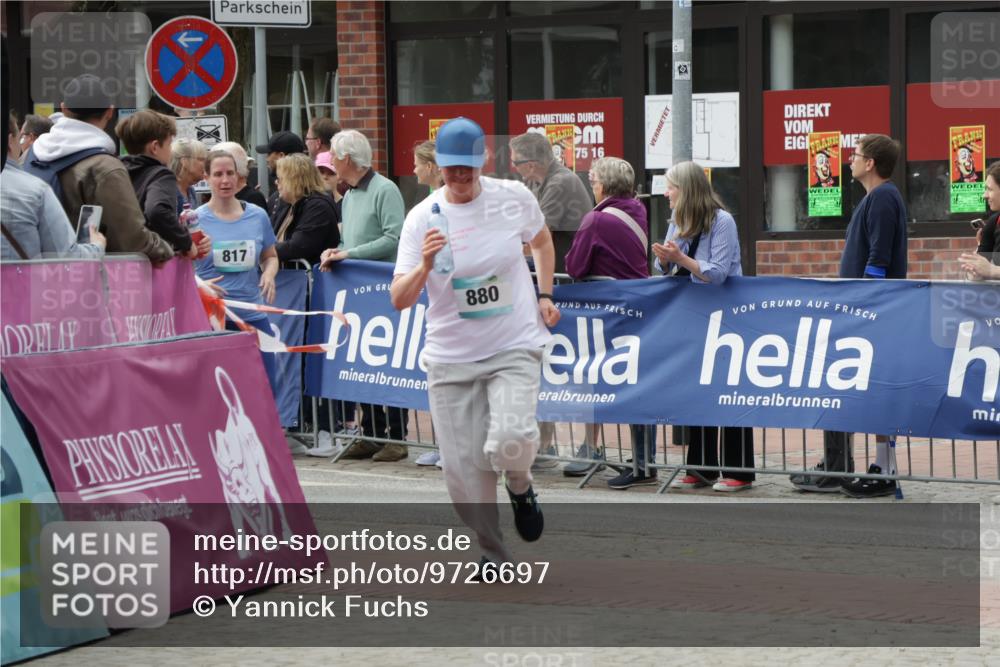 10.05.2026 - 8. Wedeler Halbmarathon Yannick Fuchs http://msf.ph/oto/9726697 10.05.2026 11:40:06 Ziel 217, 817, 864 meine-sportfotos.de