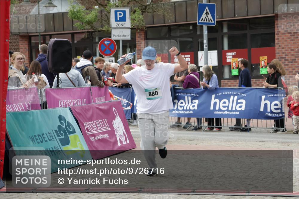 10.05.2026 - 8. Wedeler Halbmarathon Yannick Fuchs http://msf.ph/oto/9726716 10.05.2026 11:40:07 Ziel 817 meine-sportfotos.de