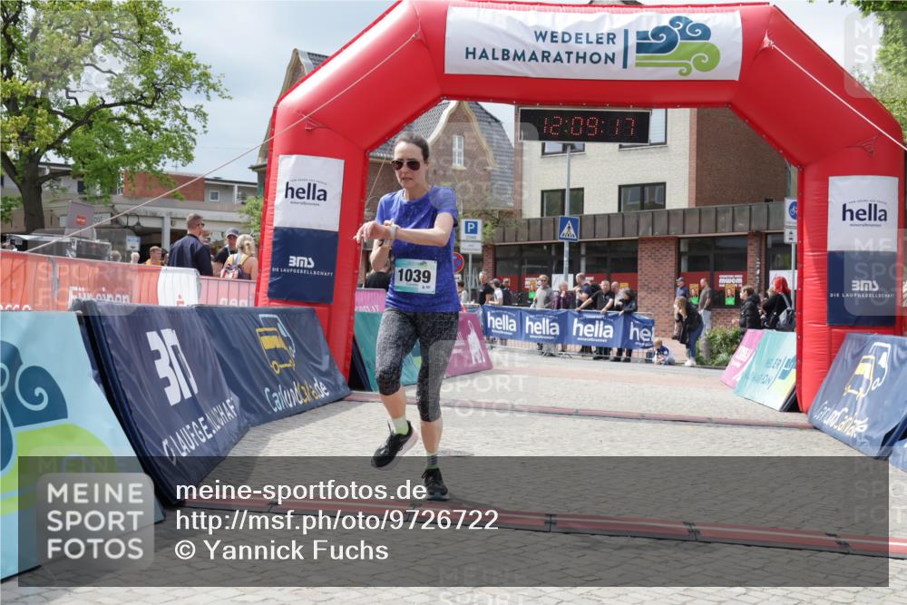 10.05.2026 - 8. Wedeler Halbmarathon Yannick Fuchs http://msf.ph/oto/9726722 10.05.2026 12:09:15 Ziel 164, 165, 247, 255, 762, 1039 meine-sportfotos.de